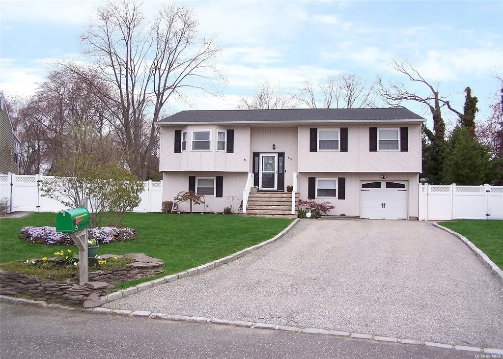 15 Lawrence Circle Islip NY 11751
