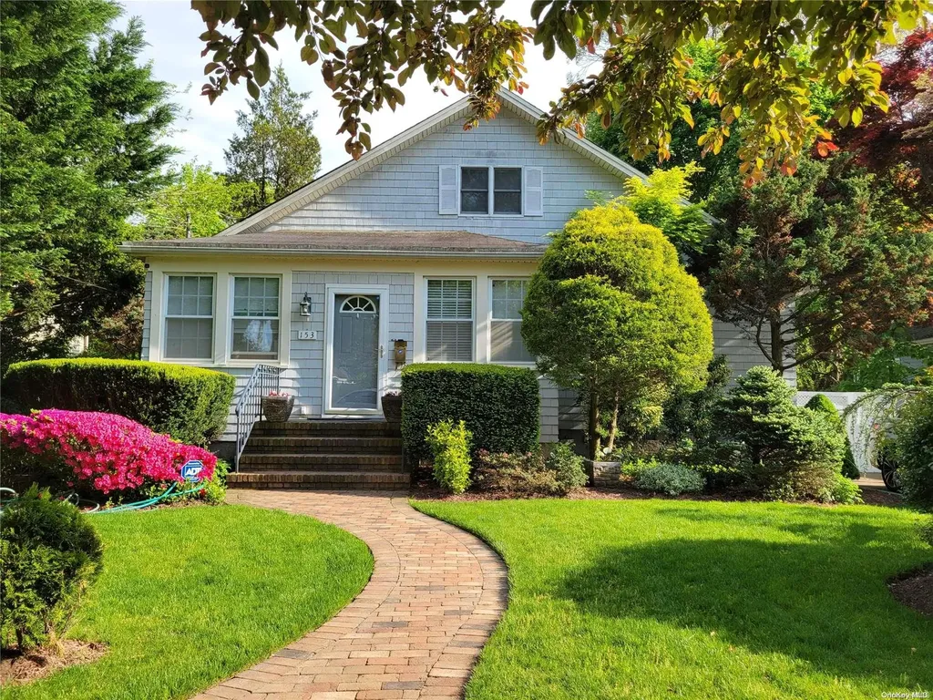 153 Evans Avenue Freeport NY 11520