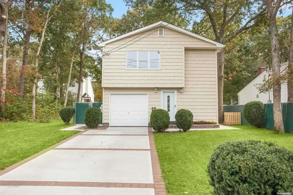 15 Spruce Street Patchogue NY 11772