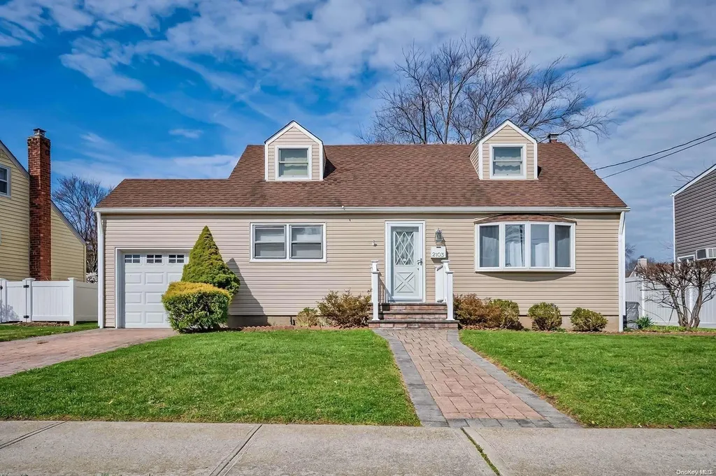 2103 Erma Drive East Meadow NY 11554
