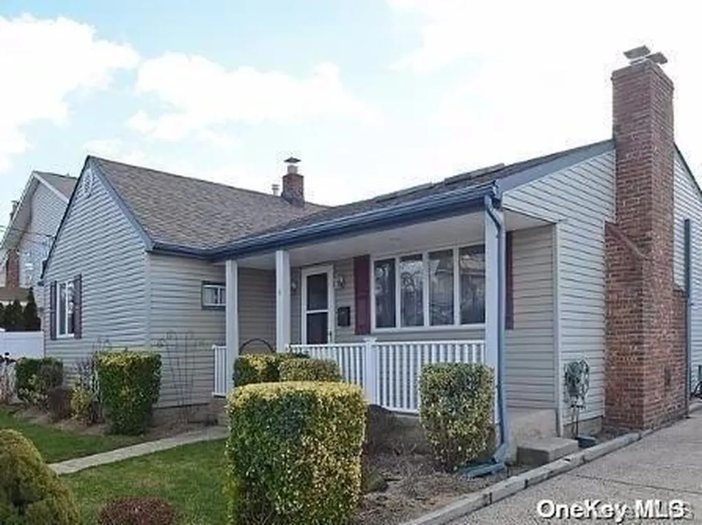 4 Fairview Avenue Oceanside NY 11572