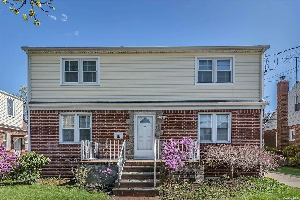 36 Irons Place New Hyde Park NY 11040