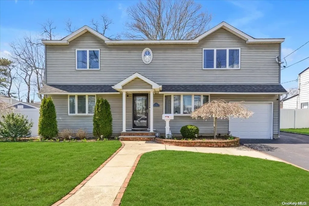 1122 Oakfield Avenue Wantagh NY 11793