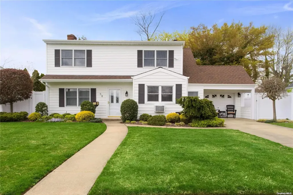 58 Spring Lane Levittown NY 11756
