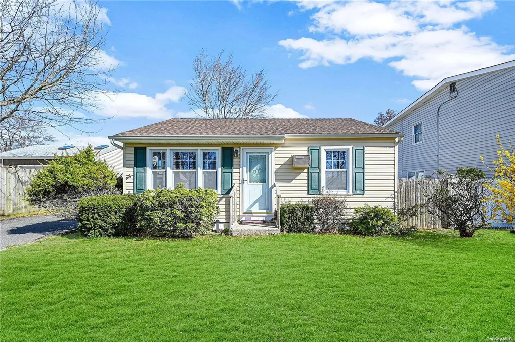 9 Suffolk Avenue Patchogue NY 11772