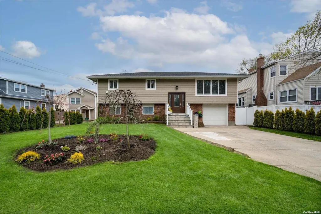 2280 Lakeview Road Bellmore NY 11710