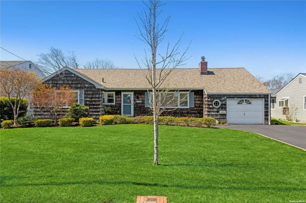 39 Stuart Avenue Amityville NY 11701