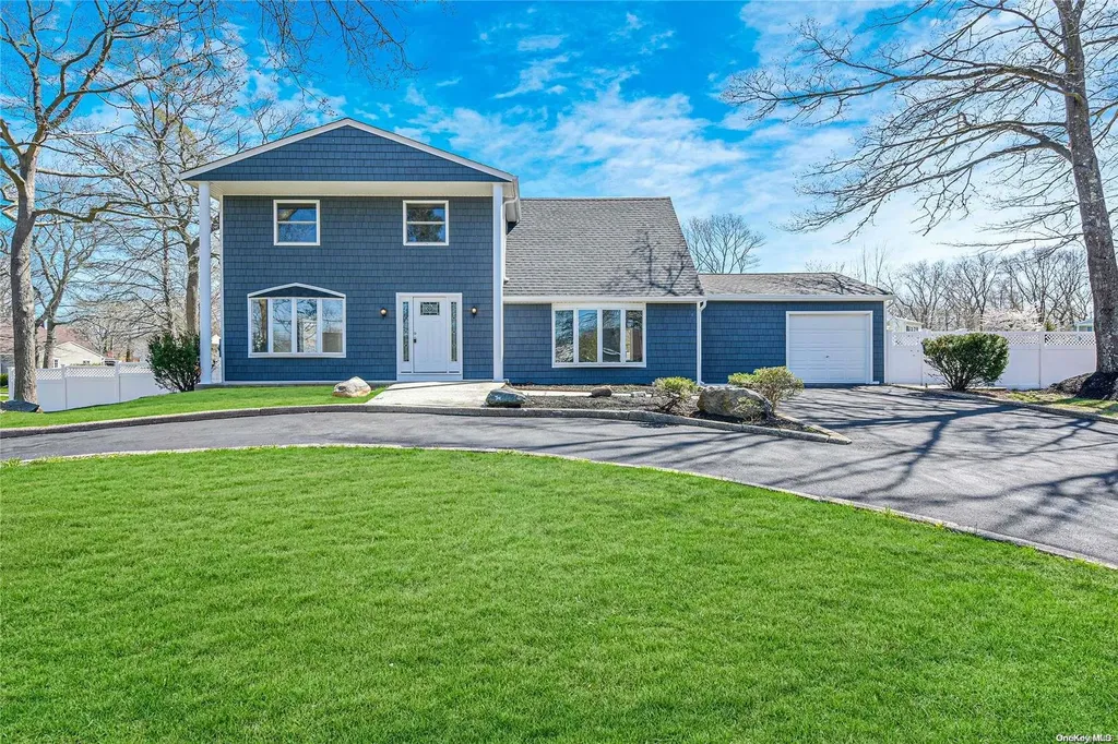 9 Hartwell Drive Mount Sinai NY 11766