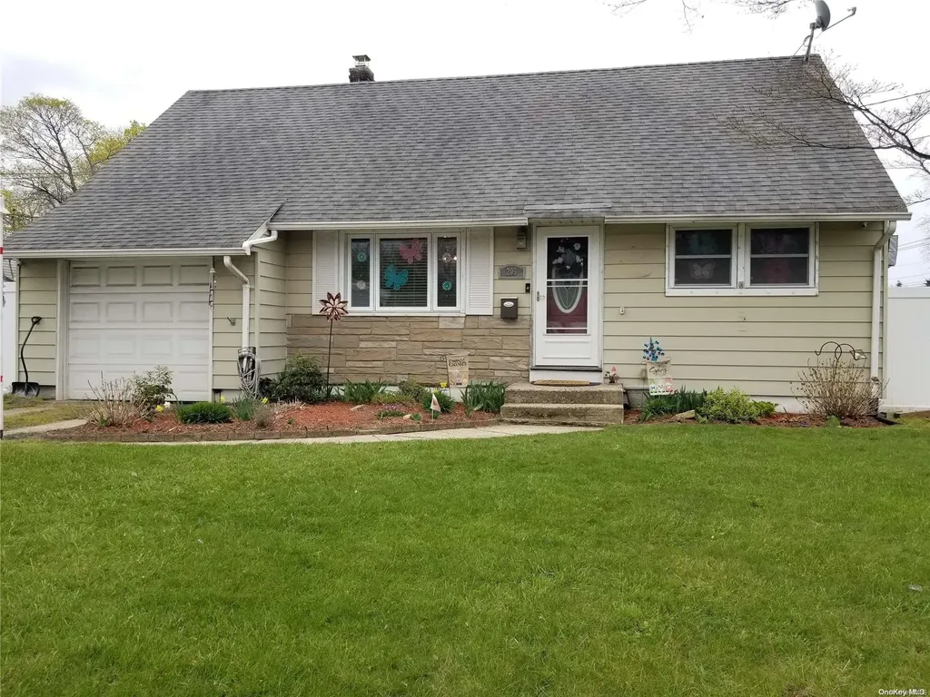 205 Udall Road West Islip NY 11795
