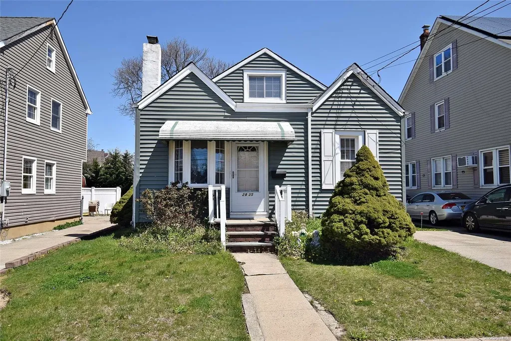 2835 Tilrose Avenue Oceanside NY 11572