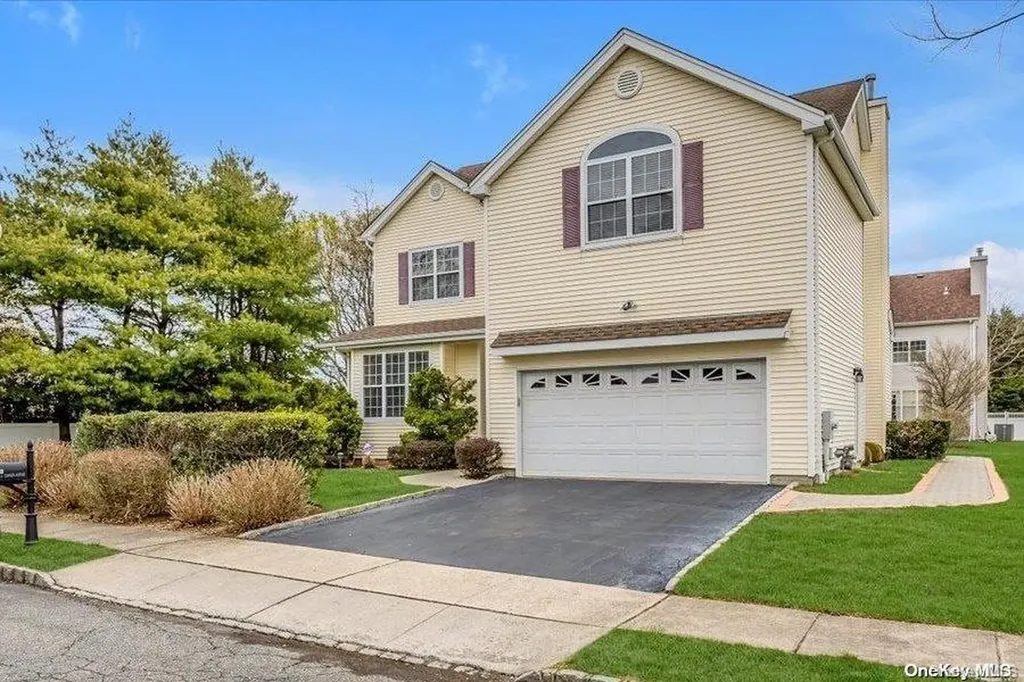 2 Currier Avenue Melville NY 11747