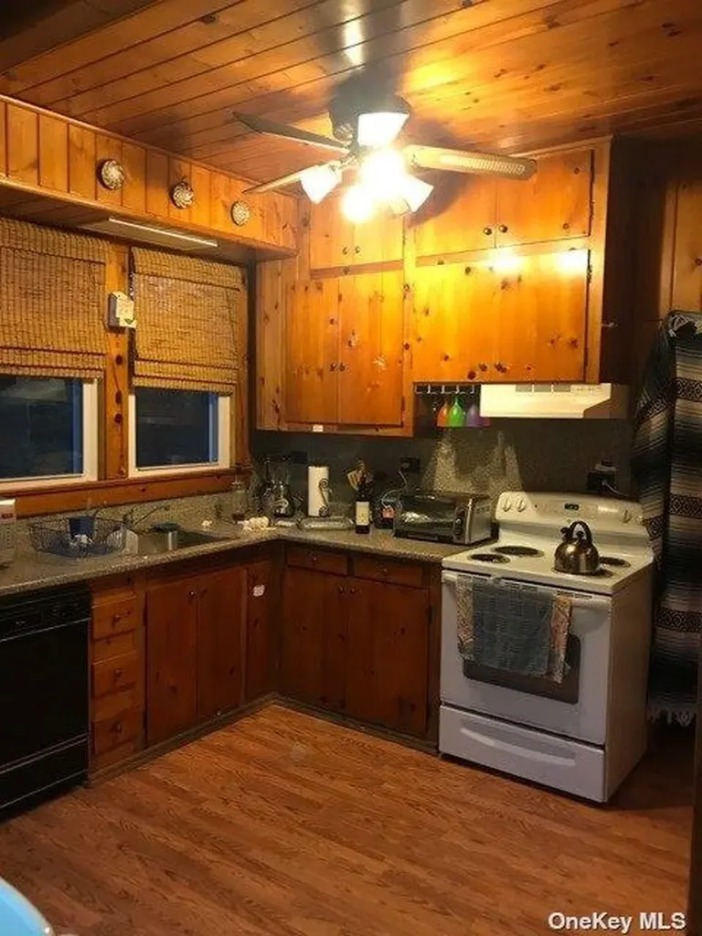 363 Dehnhoff Walk Ocean Beach NY 11770
