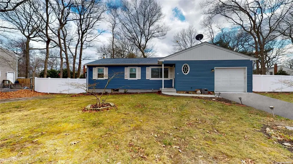 34 Patchogue Avenue Mastic NY 11950