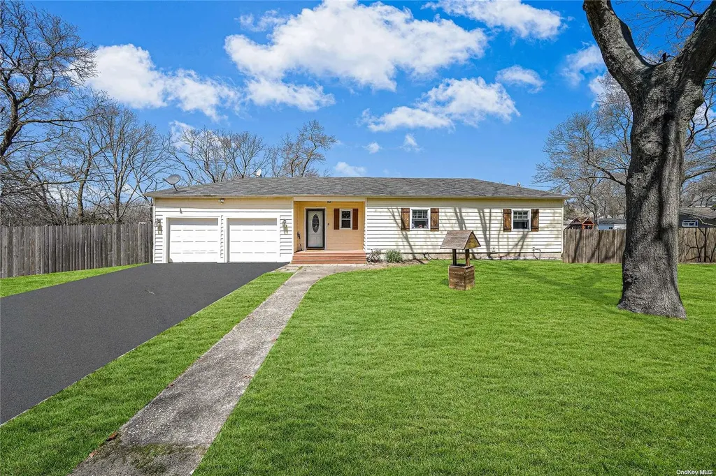 7 Renee Court Centereach NY 11720