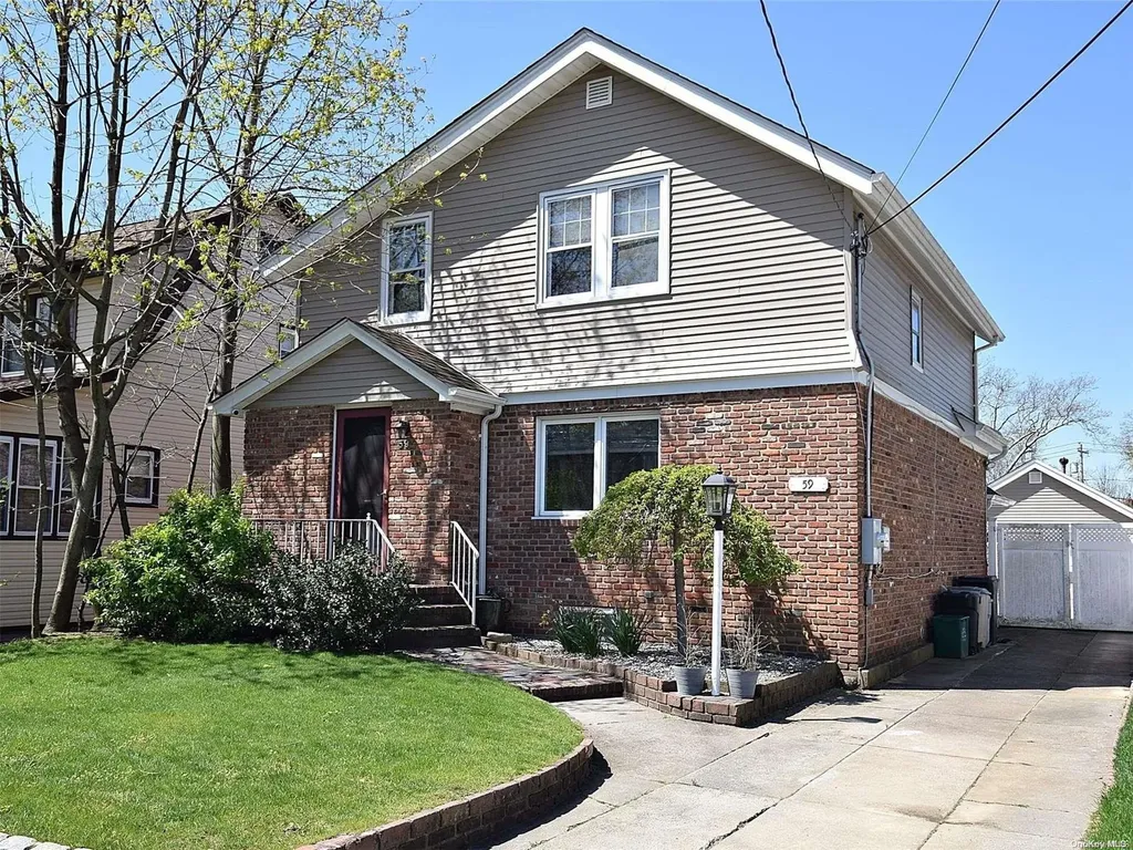 59 Rolling Street Lynbrook NY 11563