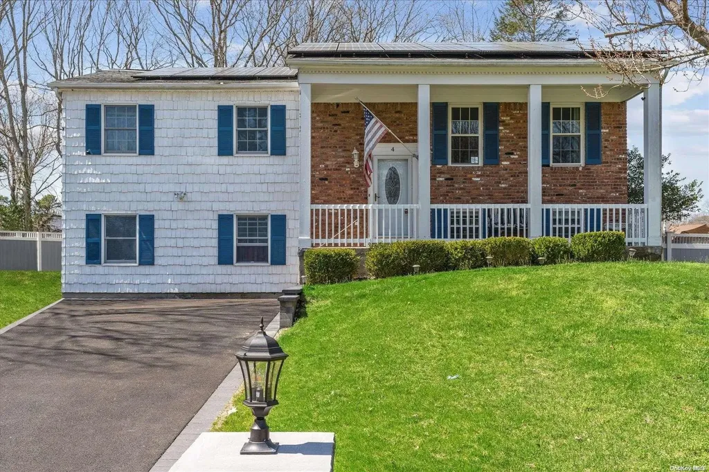 4 Dawson Place Coram NY 11727