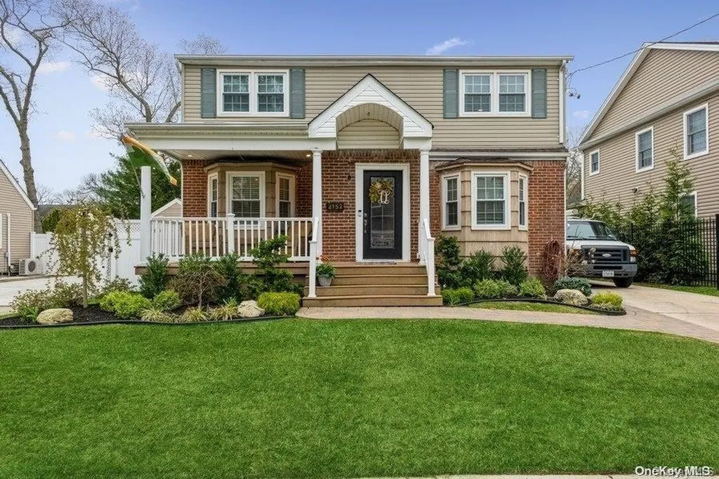 2152 Potter Avenue Merrick NY 11566