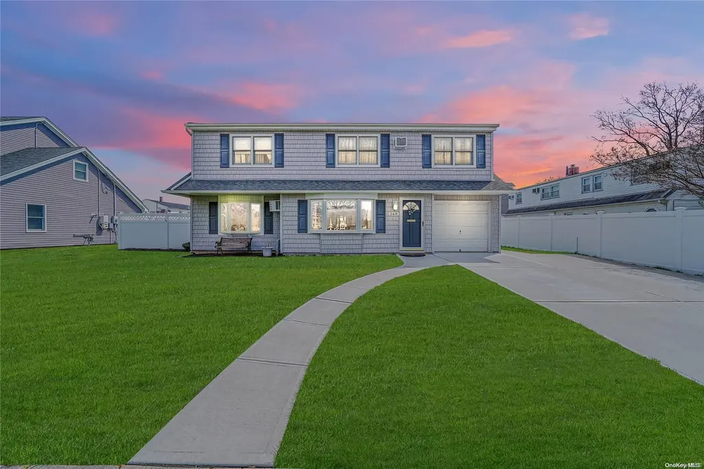 568 Arrandale Road Bethpage NY 11714