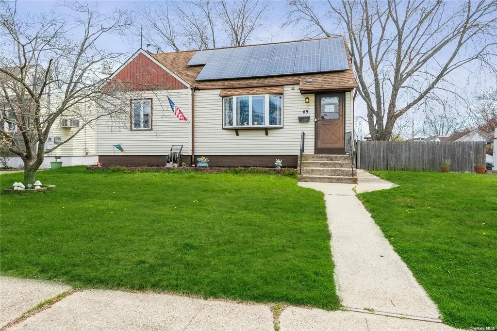 69 Albermarle Avenue West Babylon NY 11704