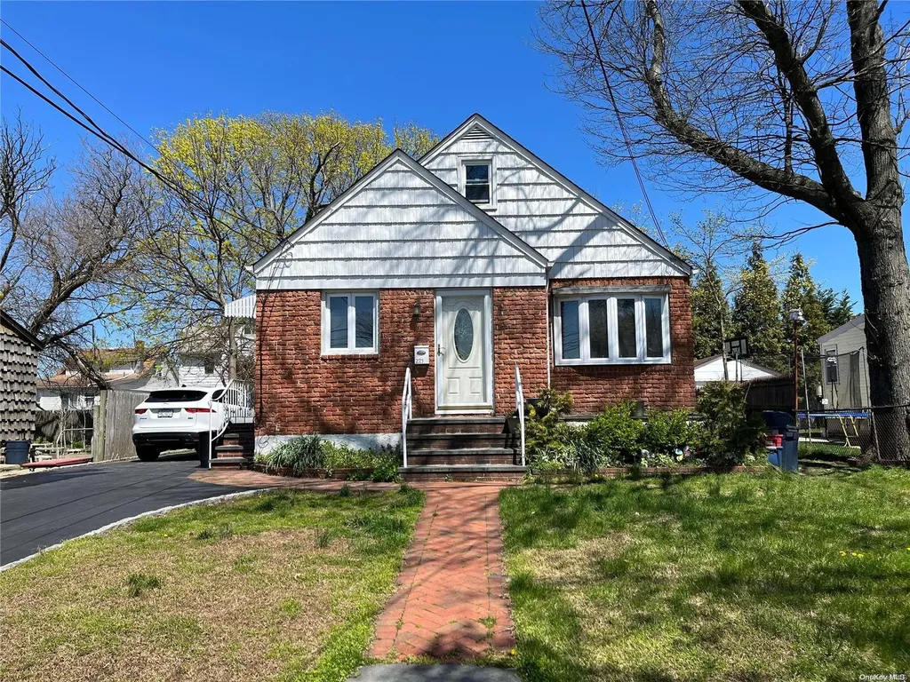 221 E Jamaica Avenue Valley Stream NY 11580