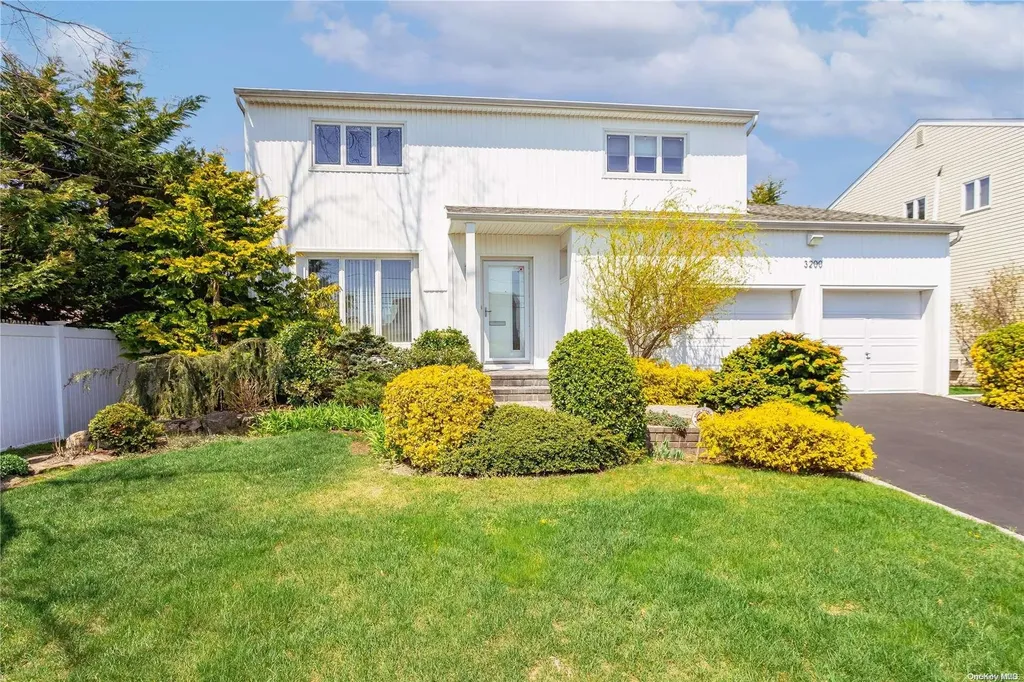 3200 Shore Drive Merrick NY 11566