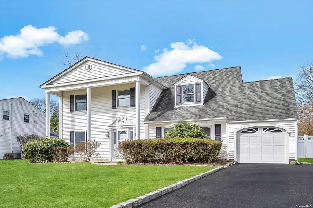 173 Thunder Road Holbrook NY 11741