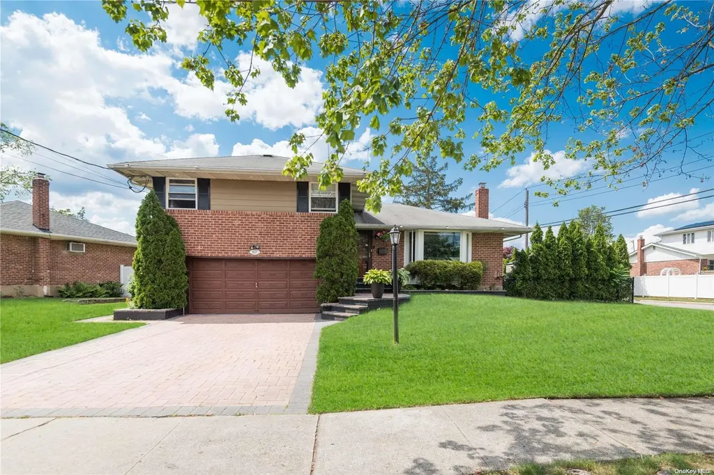 67 Ridge Drive Westbury NY 11590
