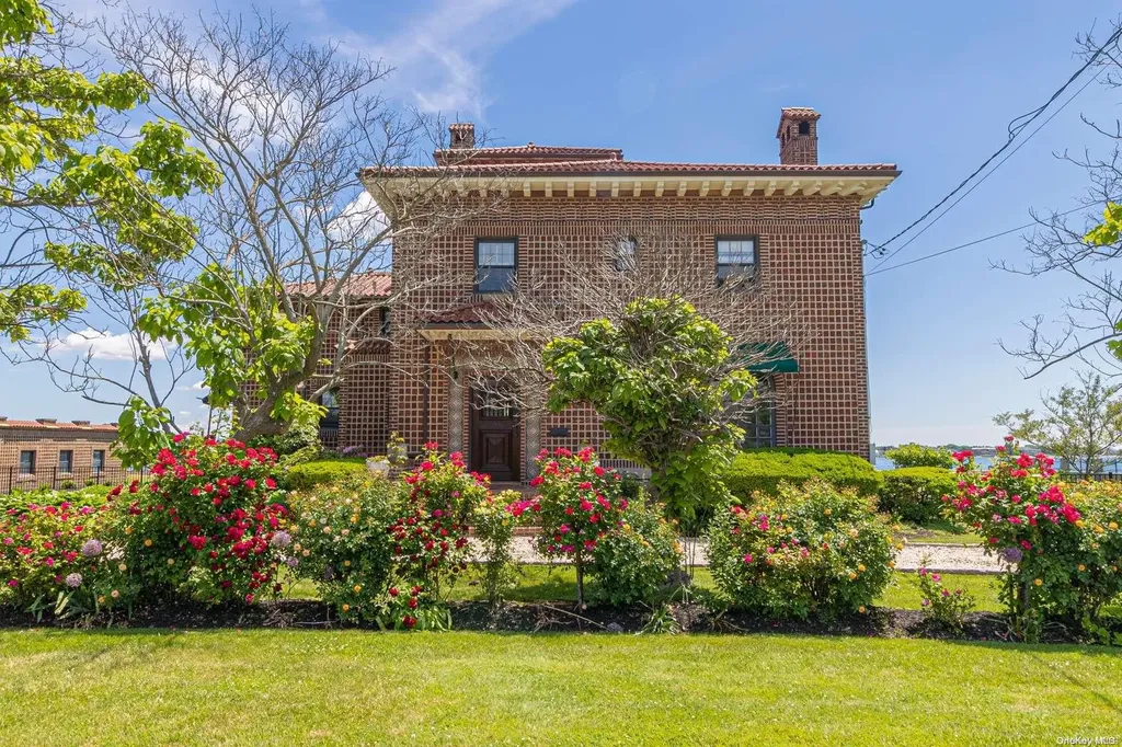 143 Awixa Avenue Bay Shore NY 11706