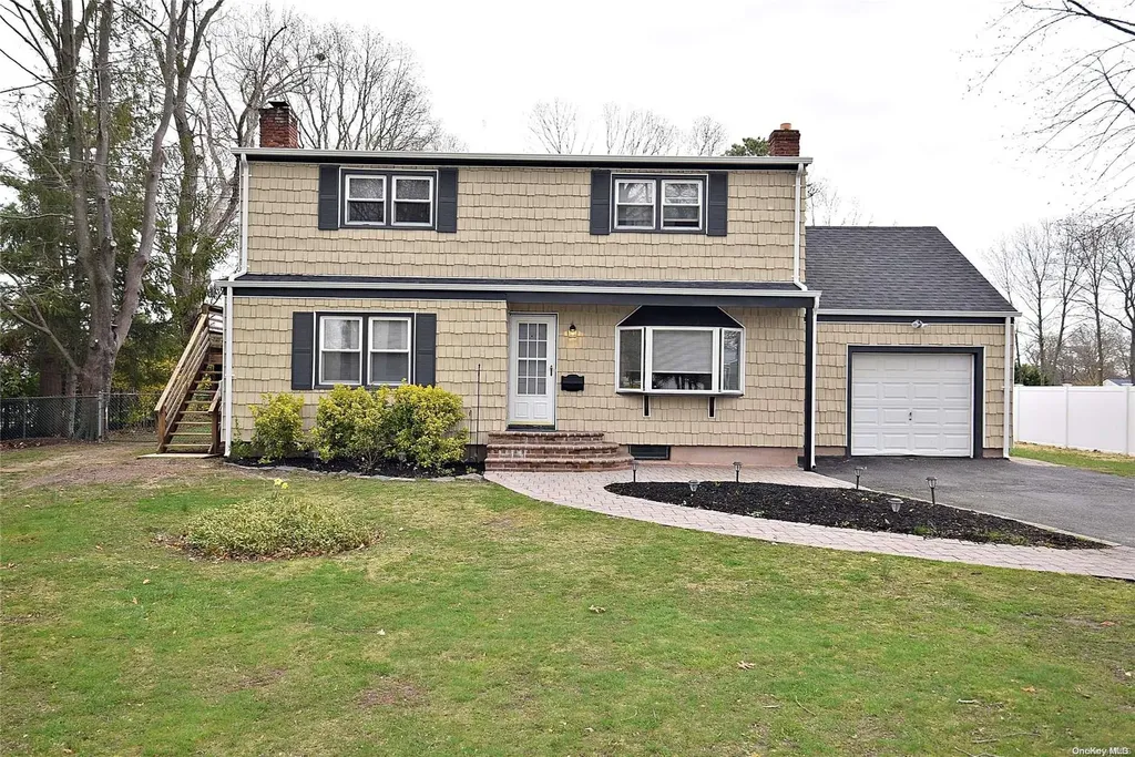 93 Grand Boulevard Islip NY 11751