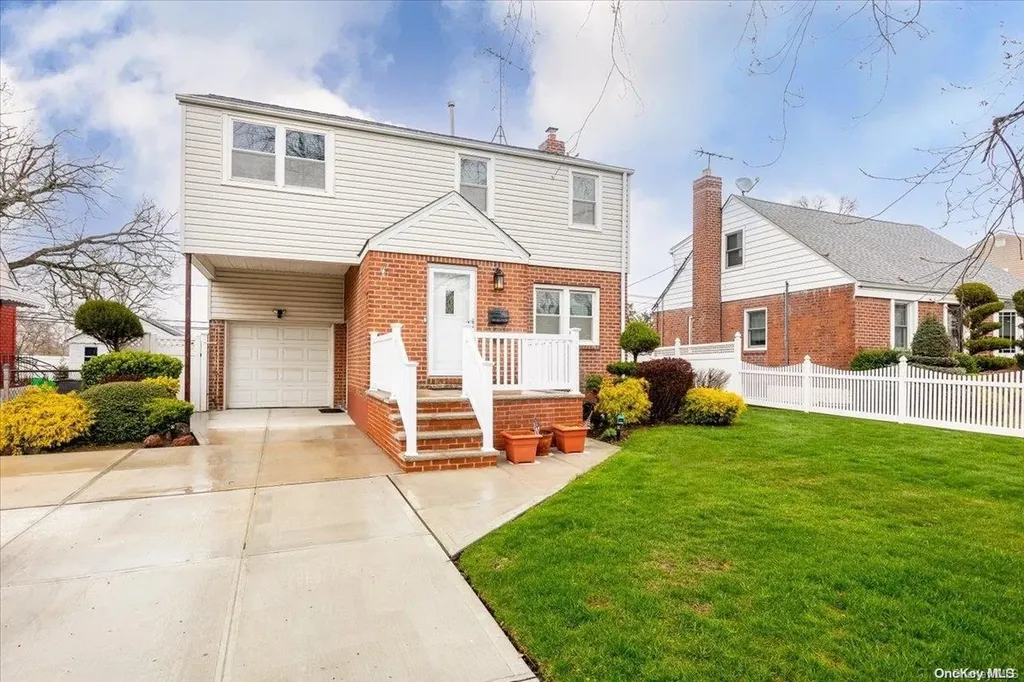 162 Norfeld Boulevard Elmont NY 11003