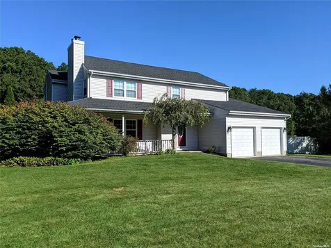 1 Badger Road Manorville NY 11949