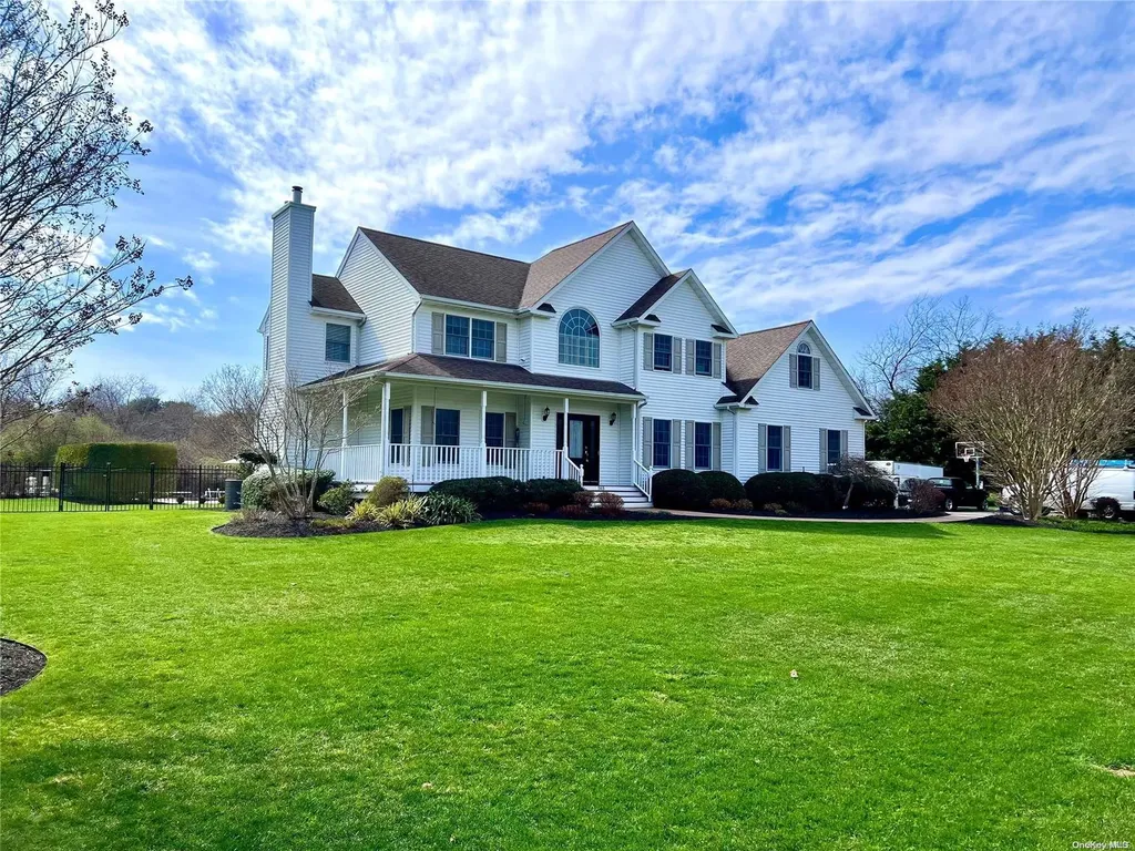 565 Park Avenue Southold NY 11971