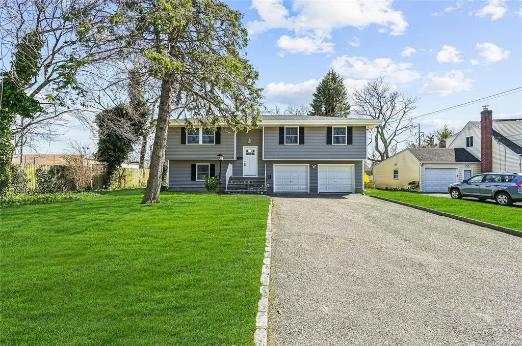 222 Moffitt Boulevard Islip NY 11751