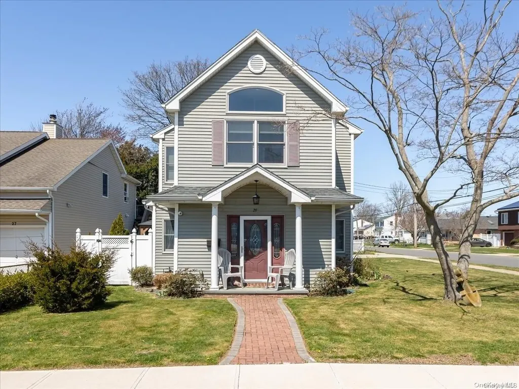 29 North Plaza Amity Harbor NY 11701