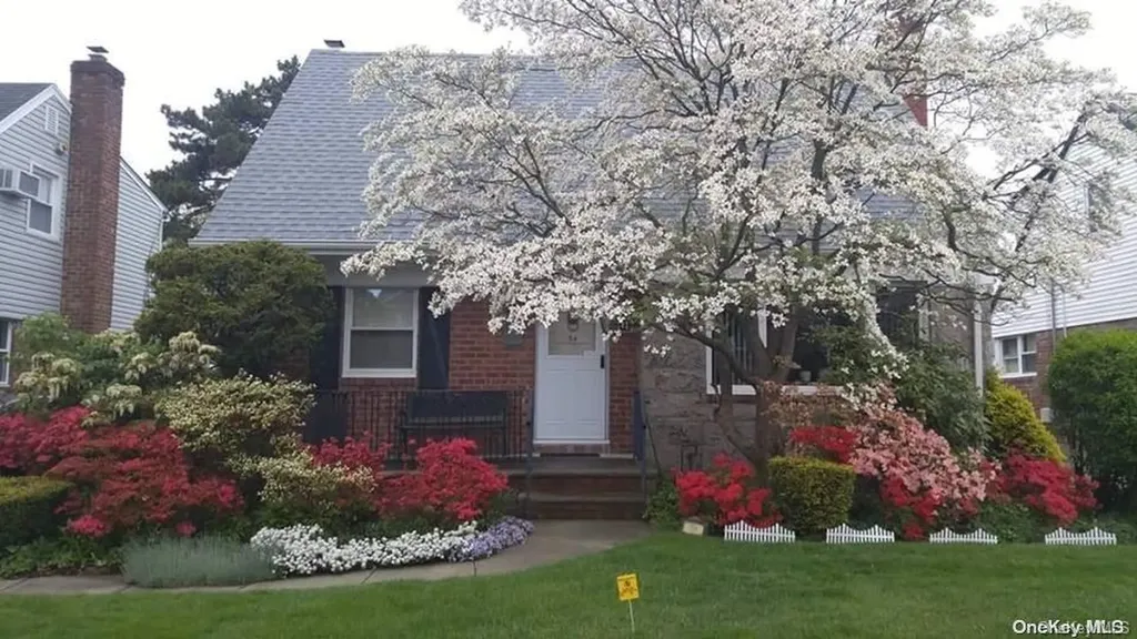 54 Peter Lane New Hyde Park NY 11040