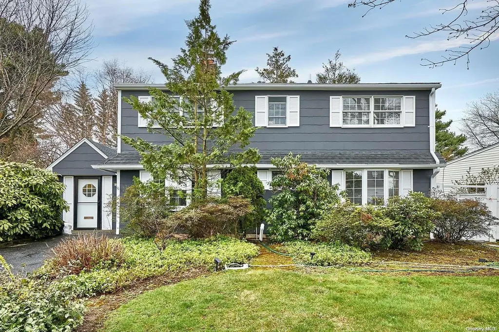 65 Prince Lane Westbury NY 11590