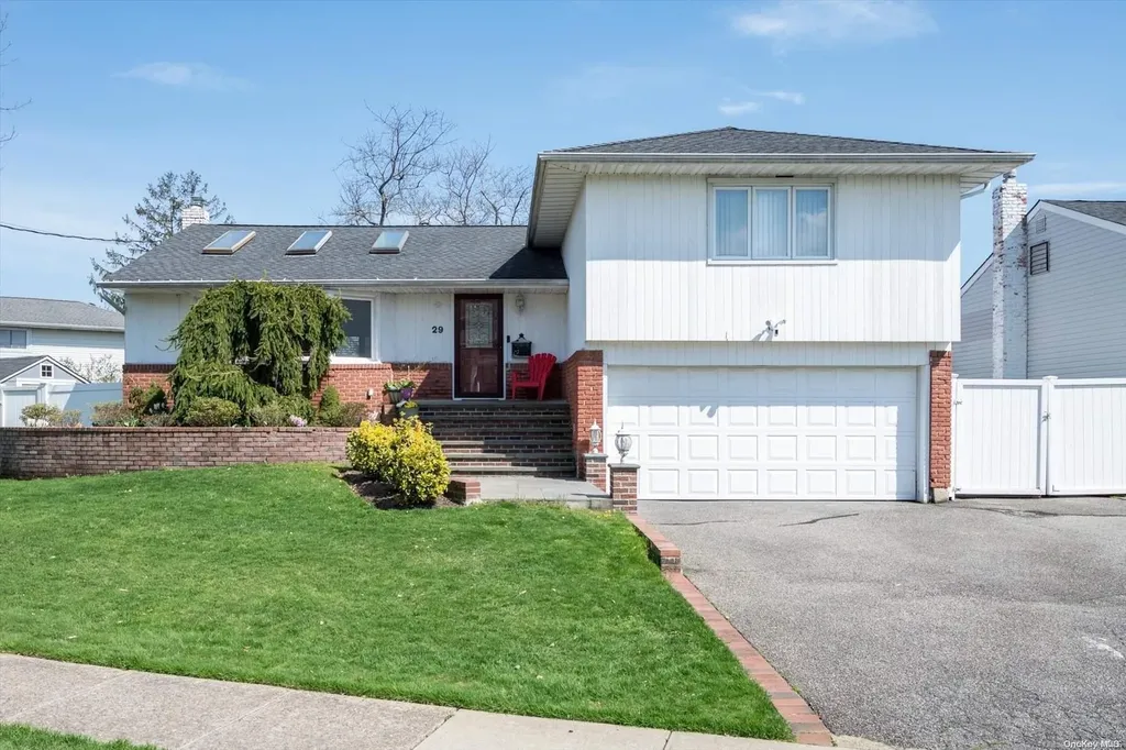 29 Lakeshore Boulevard Massapequa NY 11758