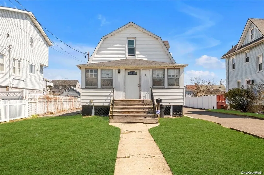 371 Guy Lombardo Avenue Freeport NY 11520