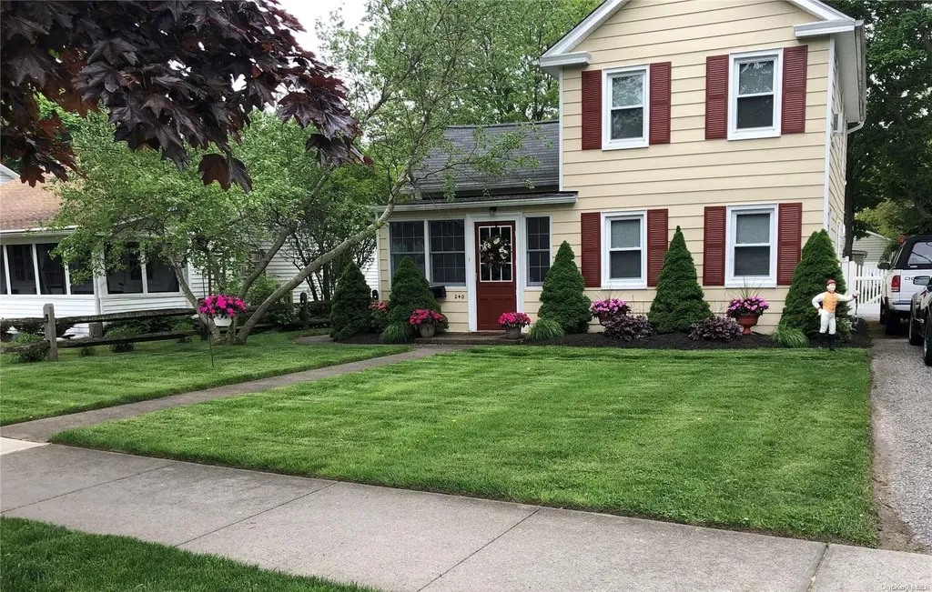 240 Cedar Avenue Patchogue NY 11772