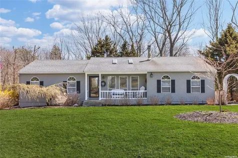 24 Manorage Road Manorville NY 11949