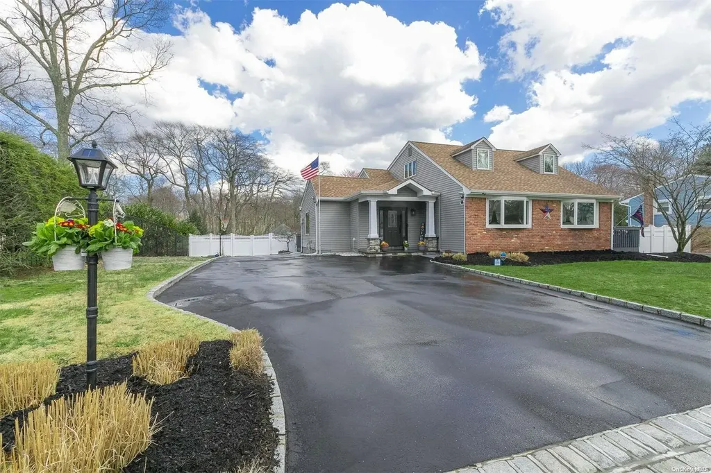 39 Cambridge Drive Smithtown NY 11787