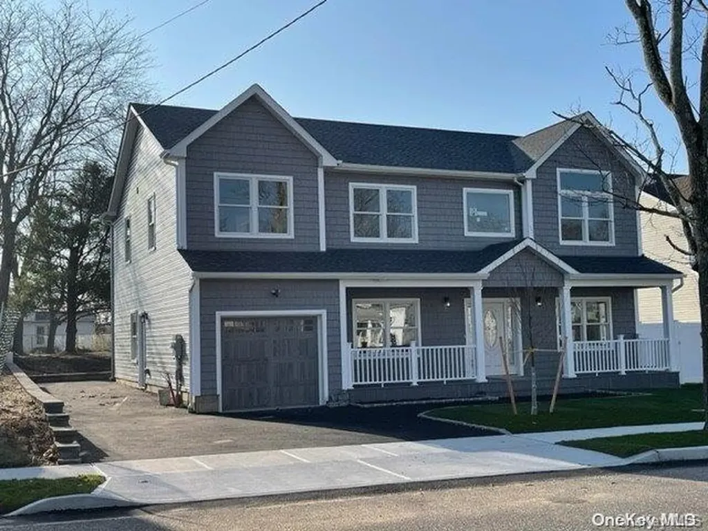 4 Roslyn Street Islip Terrace NY 11752