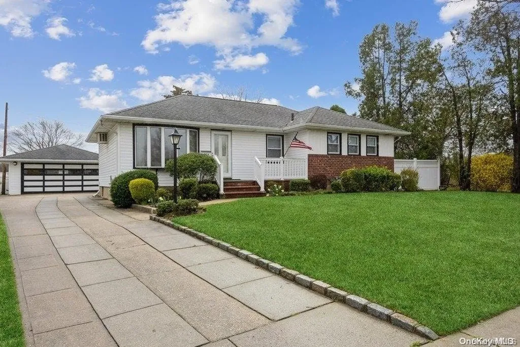 3154 Ward Lane Wantagh NY 11793