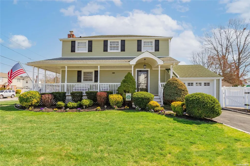 2 Suffolk Drive Merrick NY 11566