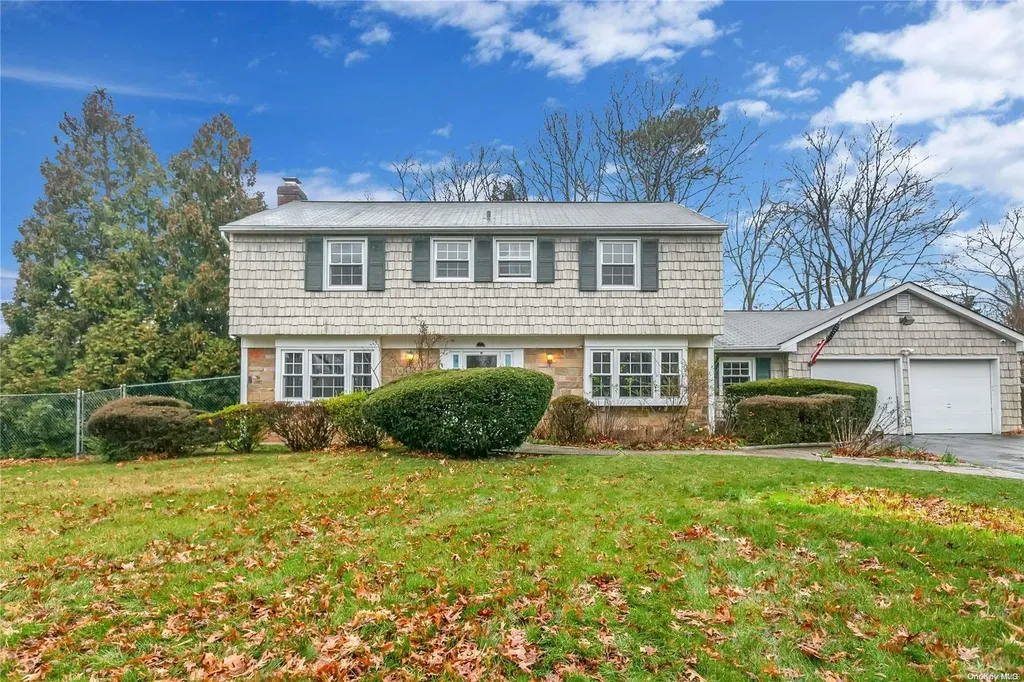 64 Howe Road Coram NY 11727