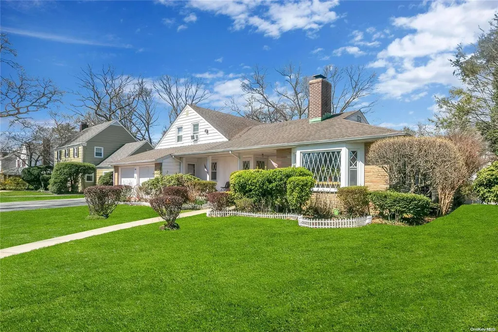 154 Mount Joy Avenue Freeport NY 11520