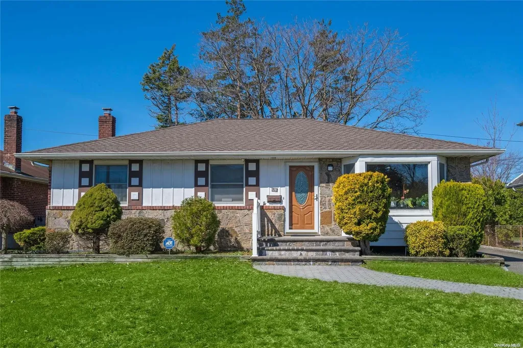 128 Ketchams Road Syosset NY 11791