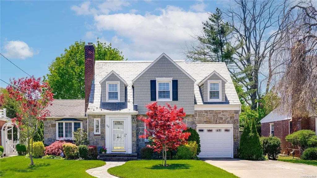 242 Morris Avenue Malverne NY 11565