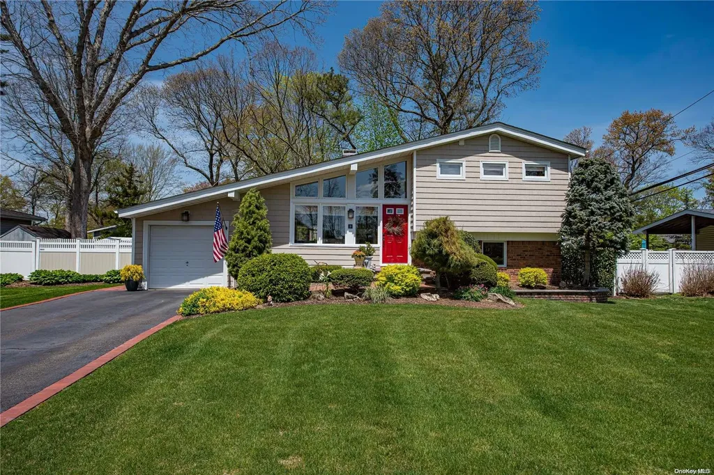 11 Brilner Drive Smithtown NY 11787