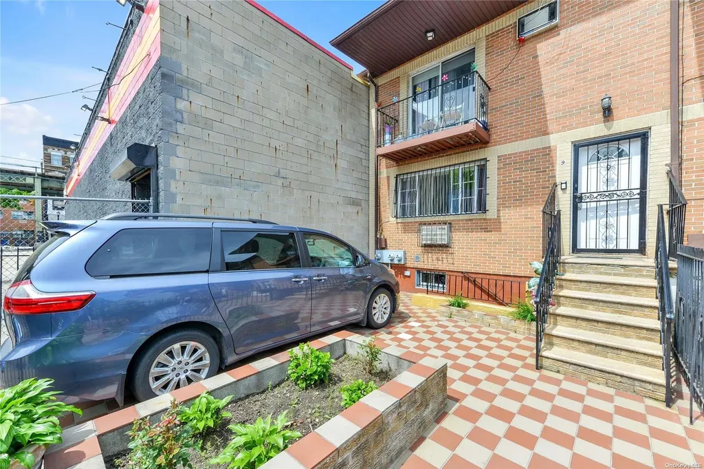 9 Schaefer Street Brooklyn NY 11207